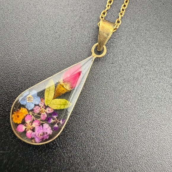 Handmade Real Pressed Flower Teardrop Pendant Necklace Gold-Toned Chain & Mixed - Picture 1 of 10